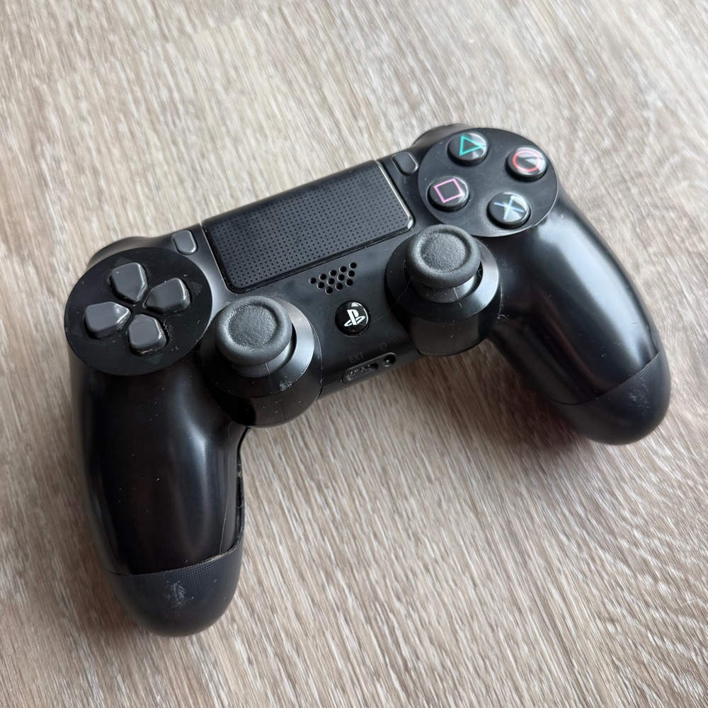 Sony PlayStation 4 DualShock 4 Wireless Controller Jet Black CUH-ZCT2U UNTESTED